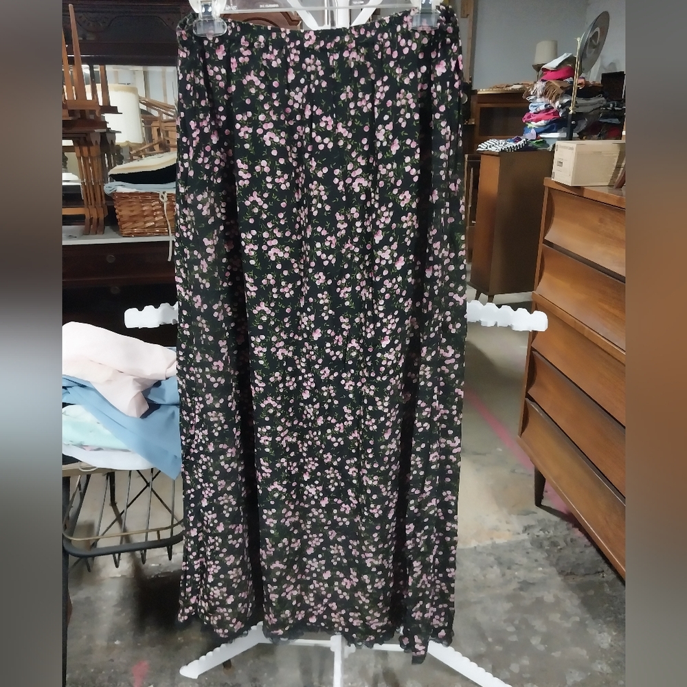 Bizzit Floral Black and Pink Women's Skirt